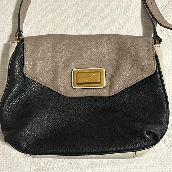 Marc Jacobs color block adjustable strap crossbody black, cream, grayish-/taupe - Picture 4 of 17